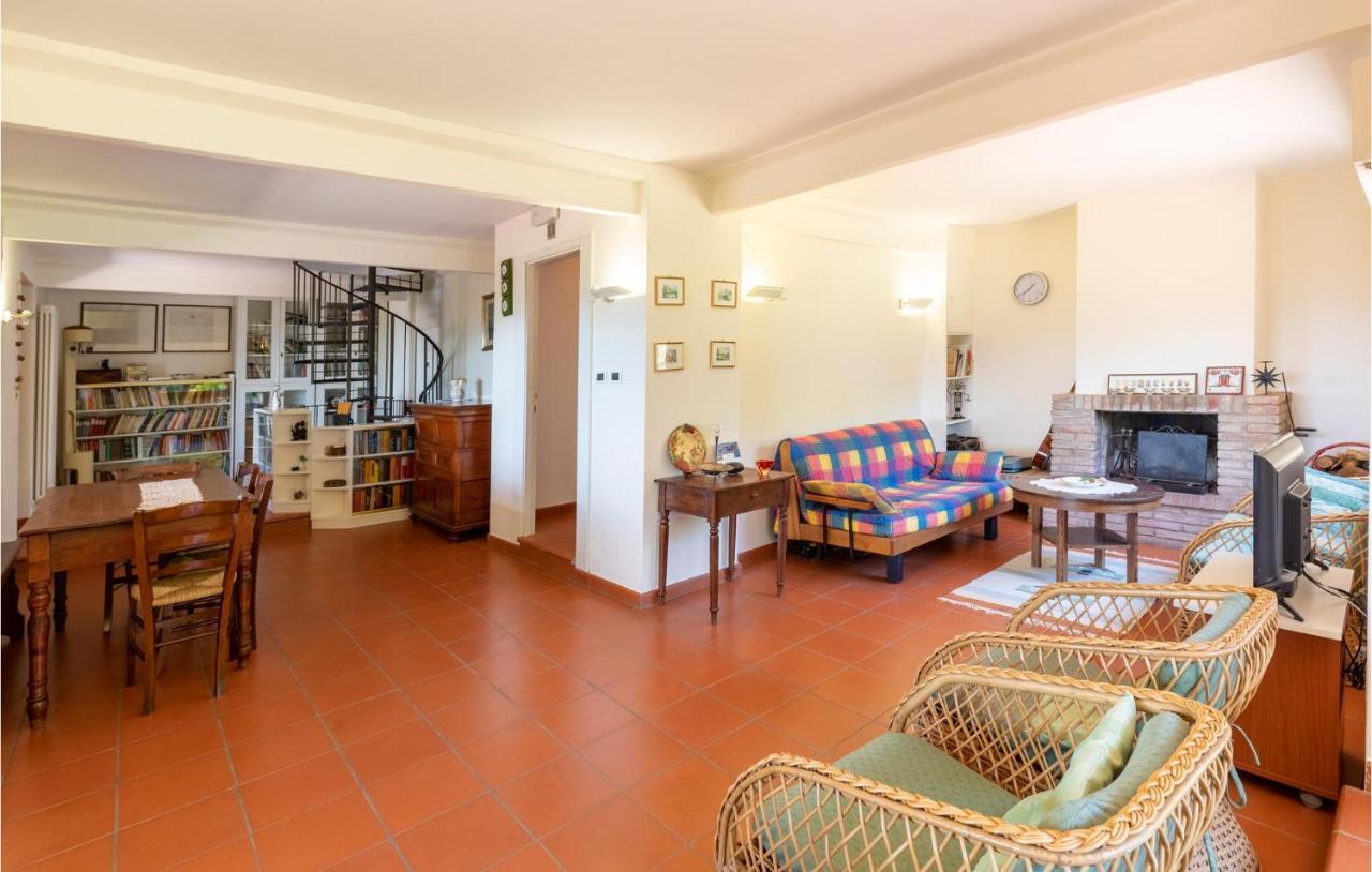 Nice Home In San Giustino Pg Kültér fotó